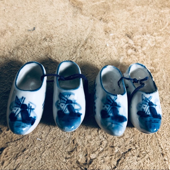 Vintage Clogs Dutch Holland Blue White Miniature Ceramic Windmill Shoes - Picture 1 of 9
